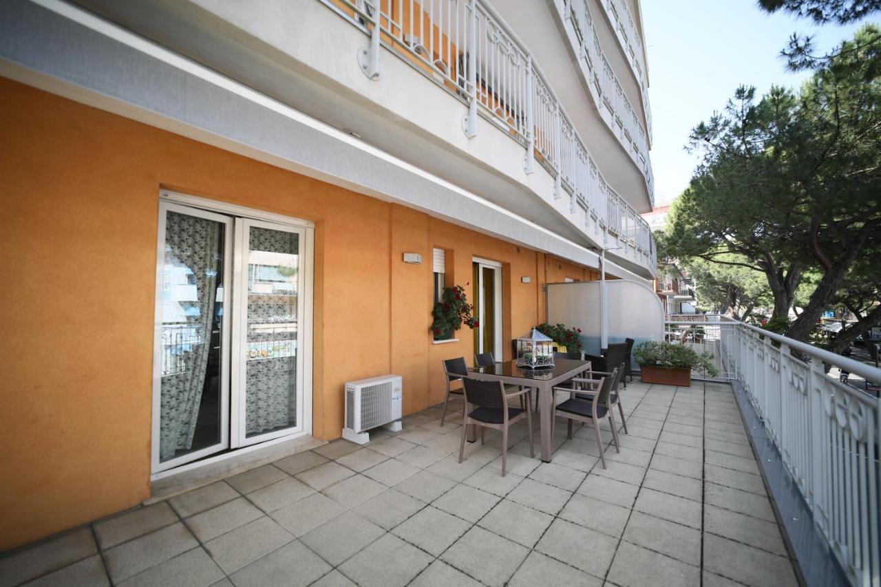 Residence Mariavittoria Lido di Jesolo Eksteriør billede
