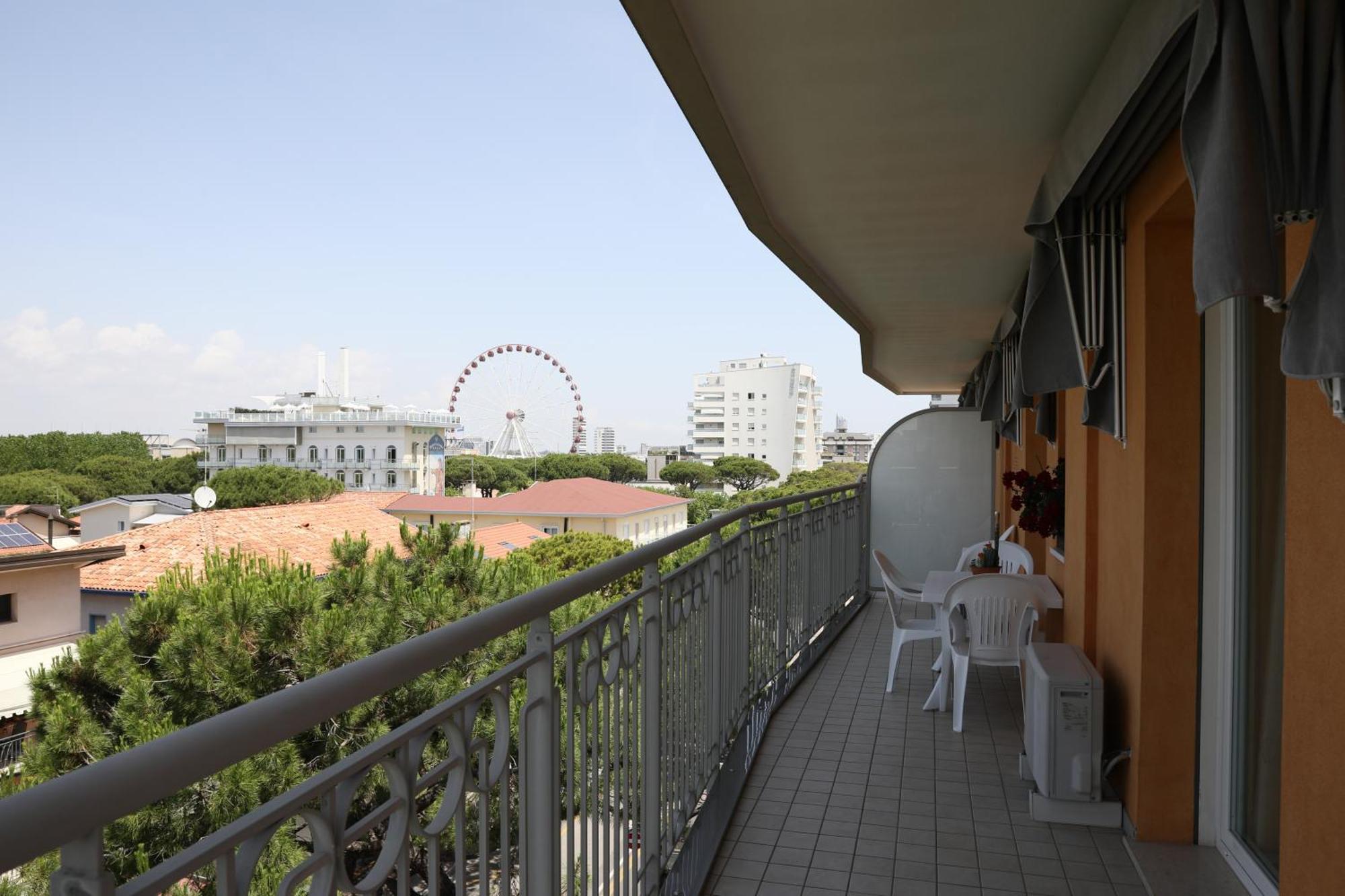 Residence Mariavittoria Lido di Jesolo Eksteriør billede